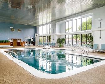 Private Cozy room with Resort Amenities and prime location - South Yarmouth - Pool