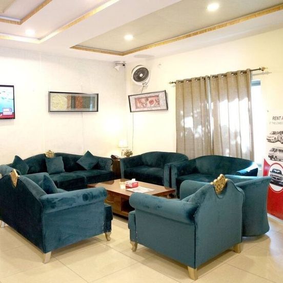 Royalton Inn Hotel - Gulberg image 1