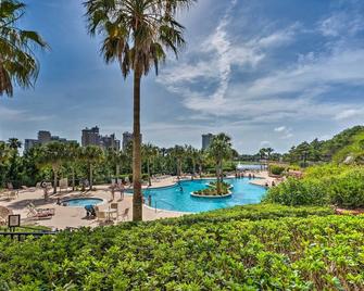 Destin Resort Studio with Pool - Walk to Beach! - Destin - Piscina