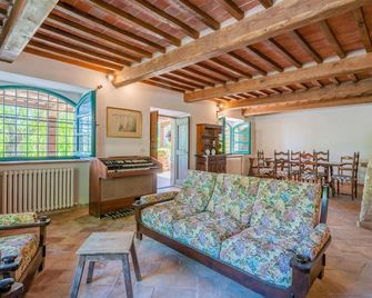 Beautiful home in Sarteano with WiFi - Sarteano - Wohnzimmer