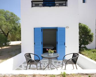 Sunny Beach Studios - Naxos - Patio