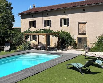 Charming Gite With Swimming Pool Center Tarn - Réalmont - Piscina