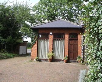 Beautifully Converted Barn - Cheltenham - Outdoor view