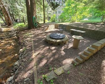 Ahrs Creek Retreat In the Timber - Saint Maries - Patio
