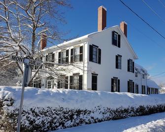 Spectacular Home in Downtown Saint Andrews - 4 night min - Saint Andrews - Building
