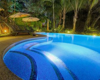 Rainforest Family Angel Suite - Ballena - Piscina
