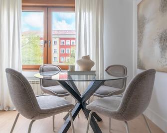 Modern and comfortable apartment in Arturo Soria - Madrid - Comedor