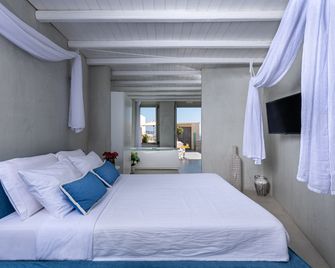 Mythical Blue Luxury Suites - Thera