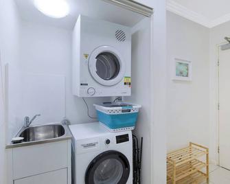 Breezy Beachside - Enjoy Outdoor Fun and Relaxation - Southport - Laundry facility