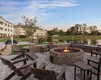 Family Friendly Countryside Resort Condos Close To Colonial Williamsburg - Williamsburg - Uteplats