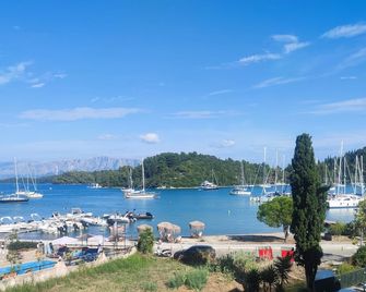 Oscar Hotel Lefkada - Nydri - Buiten zicht