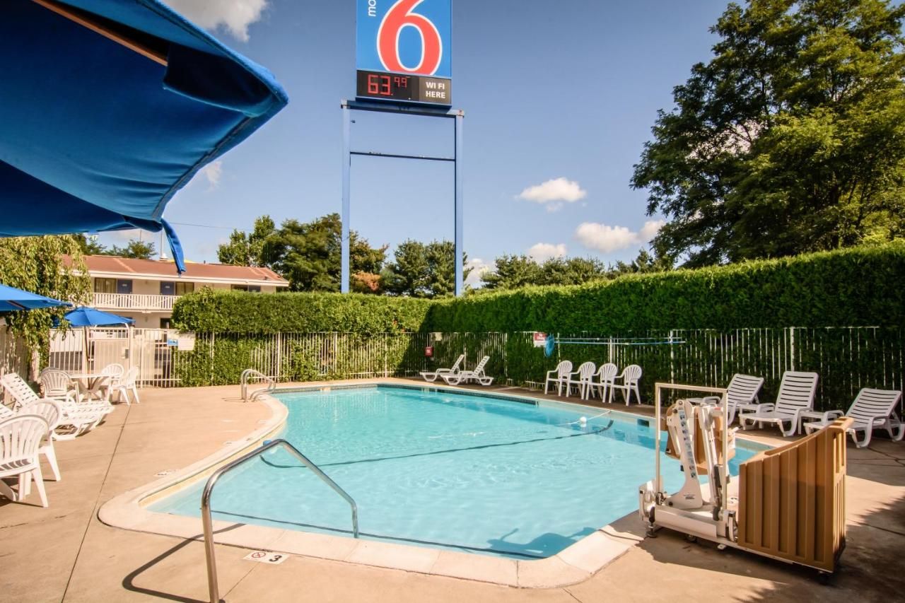 Motel 6 Leominster Ma