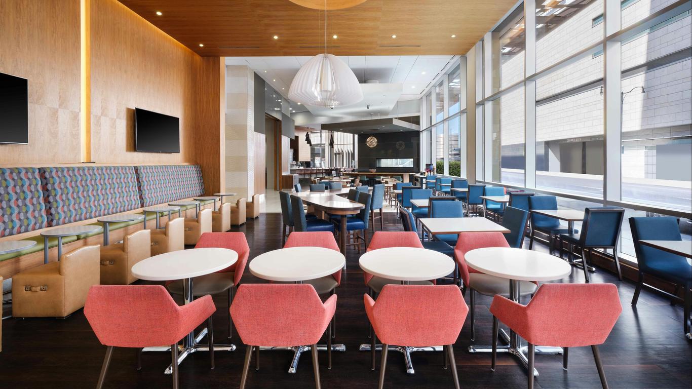 Hampton Inn & Suites Denver/Downtown-Convention Center
