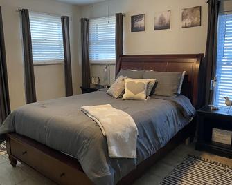 Enjoy Slow Pace Cottage - Black Mountain - Schlafzimmer