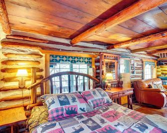 Cedar Falls Cabin 1 Near Arbuckle Mtn Tr - Davis - Habitación