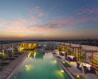 Fairfield by Marriott Bengaluru Rajajinagar - Bangalore - Piscina