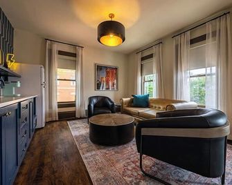 Hotel Pontotoc - 孟菲斯 - 客廳