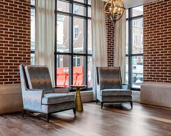 King Street Boutique Resort - Charleston - Living room