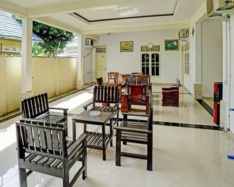 OYO Life 91984 Taufik Kost Syariah - Prabumulih - Lobby
