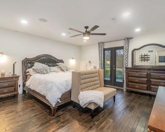 Beautiful Spanish style home with in-ground pool - Plainfield - Bedroom