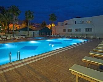 Ada Newday Resort Hotel - Kusadasi - Pool