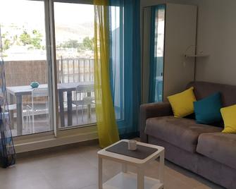 Studio MARINA brand new comfort with views of the marina - Marigot - Wohnzimmer
