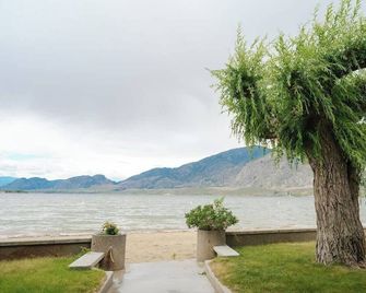 Suite 16 Green Gables Resort Lake View Retreat - Osoyoos - Näkymät ulkona