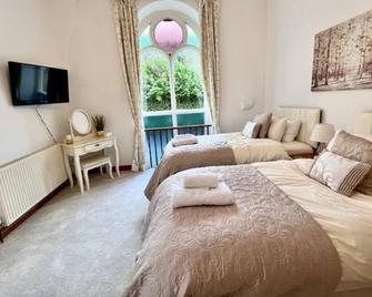 The Chapel Guest House - St. Austell - Bedroom