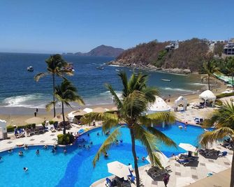 سييرا مار آت تيسورو بسعر شامل جميع الخدمات - مانزانيلو - حوض السباحة