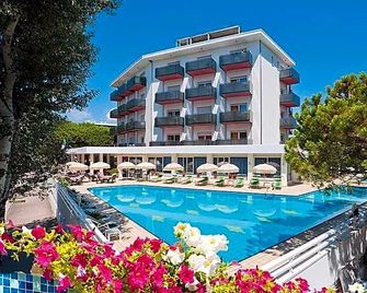 Hotel Gimm - Bibione - בריכה