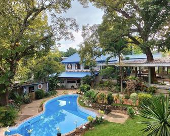 Princess of Coron Austrian Resort - קורון - בריכה