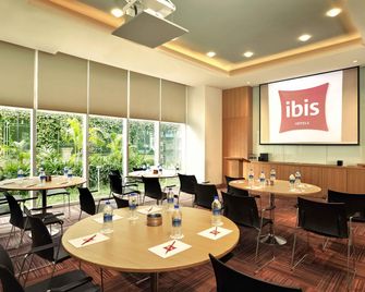 ibis Navi Mumbai - נבי מומבאי - חדר ישיבות