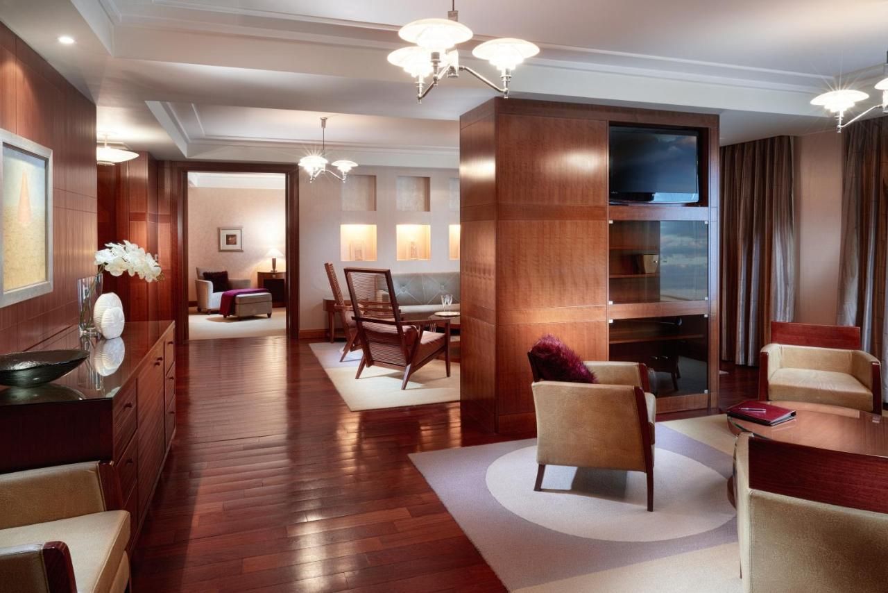 Regent Warsaw Hotel thumbnail 2