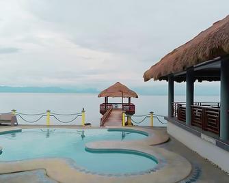 Blue Deep Resort powered by Cocotel - Padre Burgos - Piscina