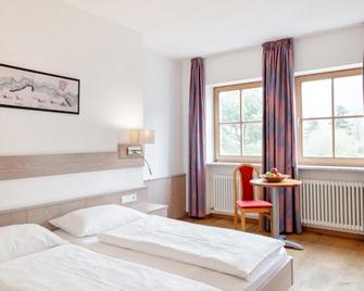 Hotel Teutschhaus - Kurtinig - Спальня