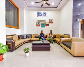 Fabhotel Golden Leaf - Gurugram - Lobby