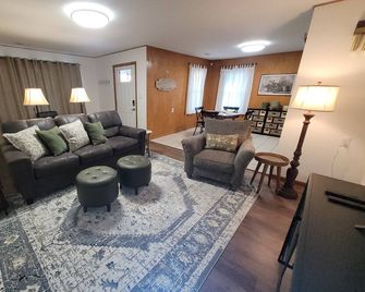 A Prairie Home - Garden City - Stue