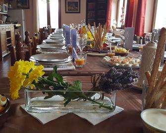 Mas Rubió - la Vall del Bac - Dining room