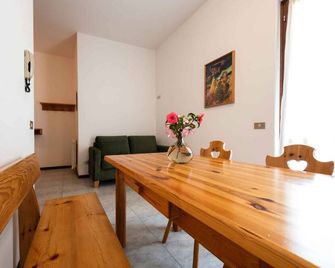 Holiday apartment in the mountains near Lake Ledro - Tiarno di Sotto - Comedor