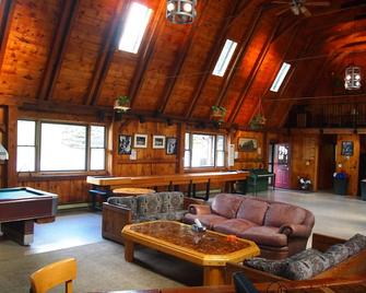 Big Time Recreation And Entertainment Within A Few Miles Of Elk Mountain - Union Dale - Lounge
