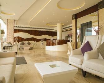 Hotel The Supreme - Visakhapatnam - Lobby