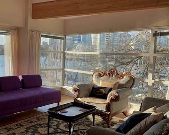 Vancouver Waterfront 1480sf 2br Townhome With Deck - Vancouver - Vardagsrum