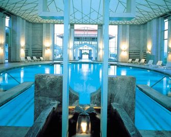 H+ Hotel Limes Thermen Aalen - Aalen - Piscina