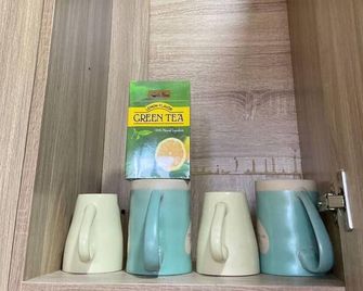 1 Bedroom House Sleeps 2 - Aircon - Free Parking - Afienya - Servicio de la habitación