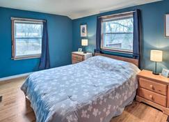 Indiana Vacation Rental Near Lake Michigan - Valparaiso - Bedroom
