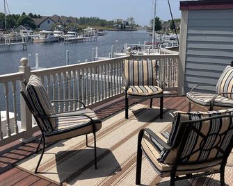 Indoor/Outdoor Pool and Hot Tub, Beautiful Beaches, Perfect for Golf Vacations - Manistee - Balkon
