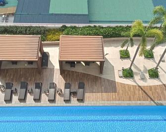 Breeze Residences Manila Bay View - Pasay - Pool