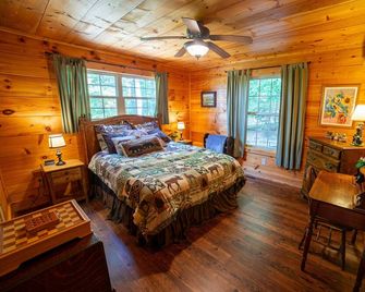 Secluded Cabin Rental With Panoramic Smo - Murphy - Bedroom