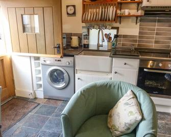The Old Stable, Abergavenny - Abergavenny - Kitchen