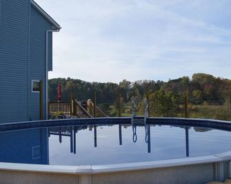 Benders B&B - suite rentalbr - Jackson - Pool